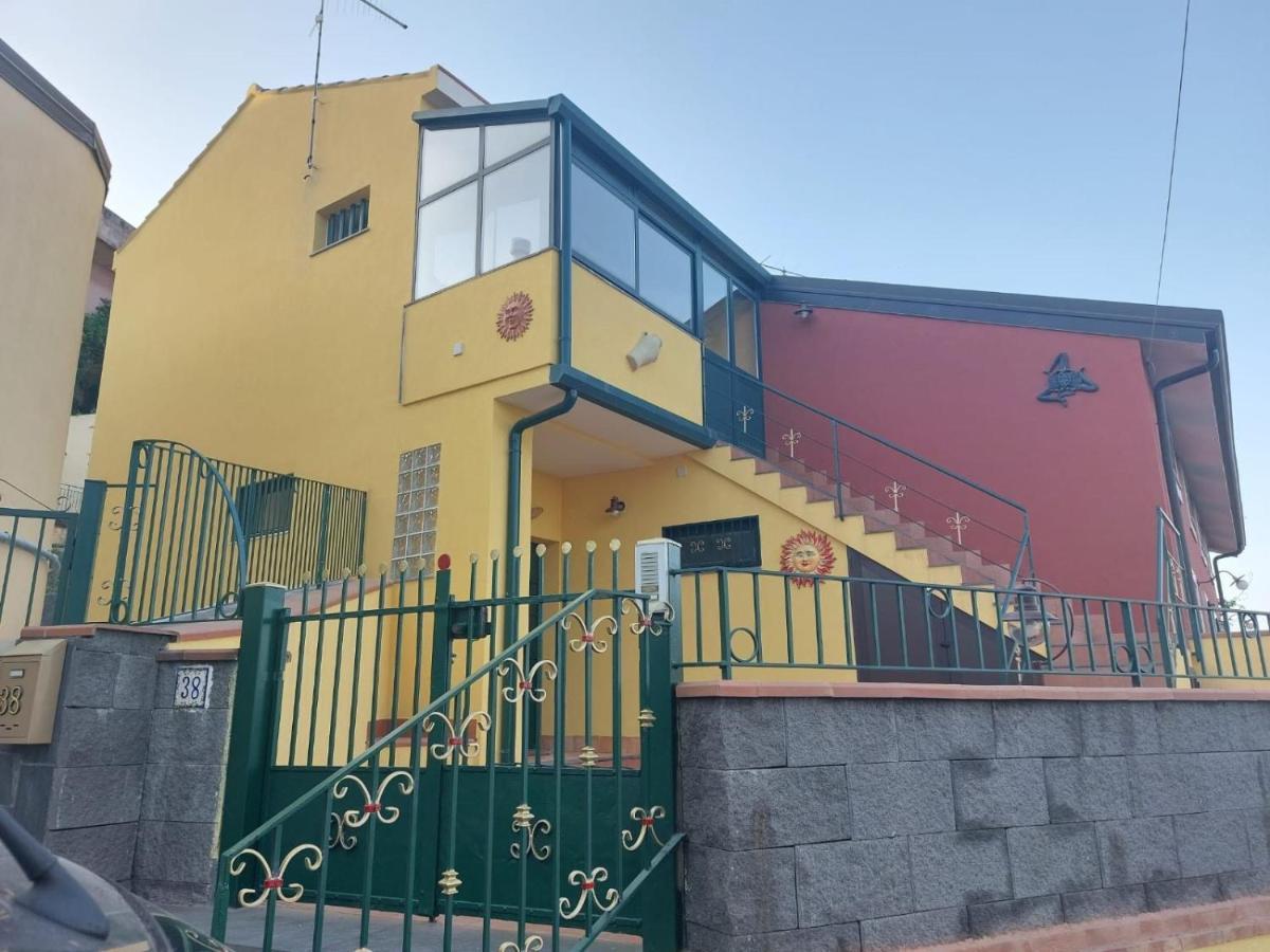 Casa Vacanza Del Sole Мило Экстерьер фото