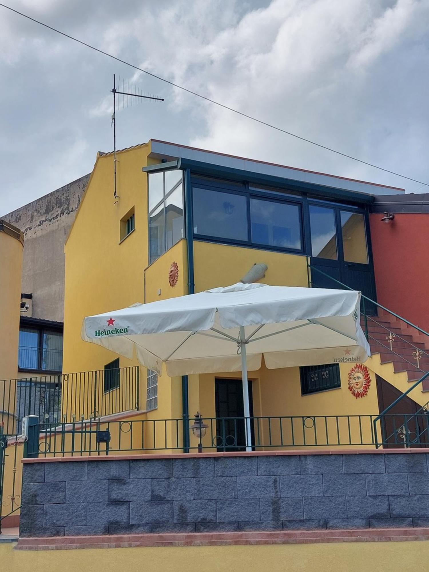 Casa Vacanza Del Sole Мило Экстерьер фото