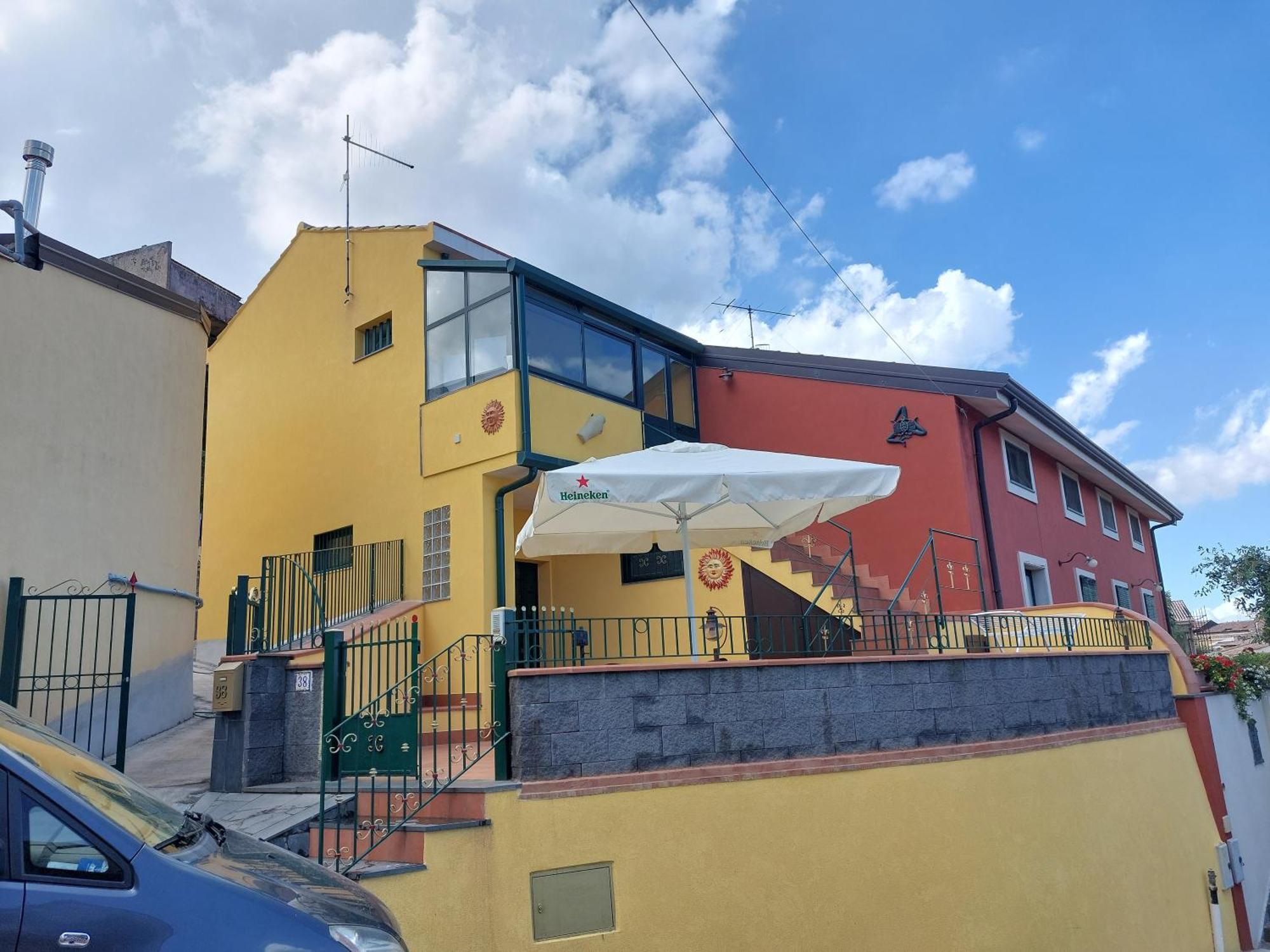 Casa Vacanza Del Sole Мило Экстерьер фото